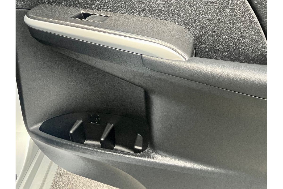 2016 Toyota Camry Atara SL AVV50R