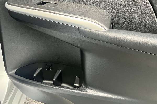 2016 Toyota Camry Atara SL AVV50R