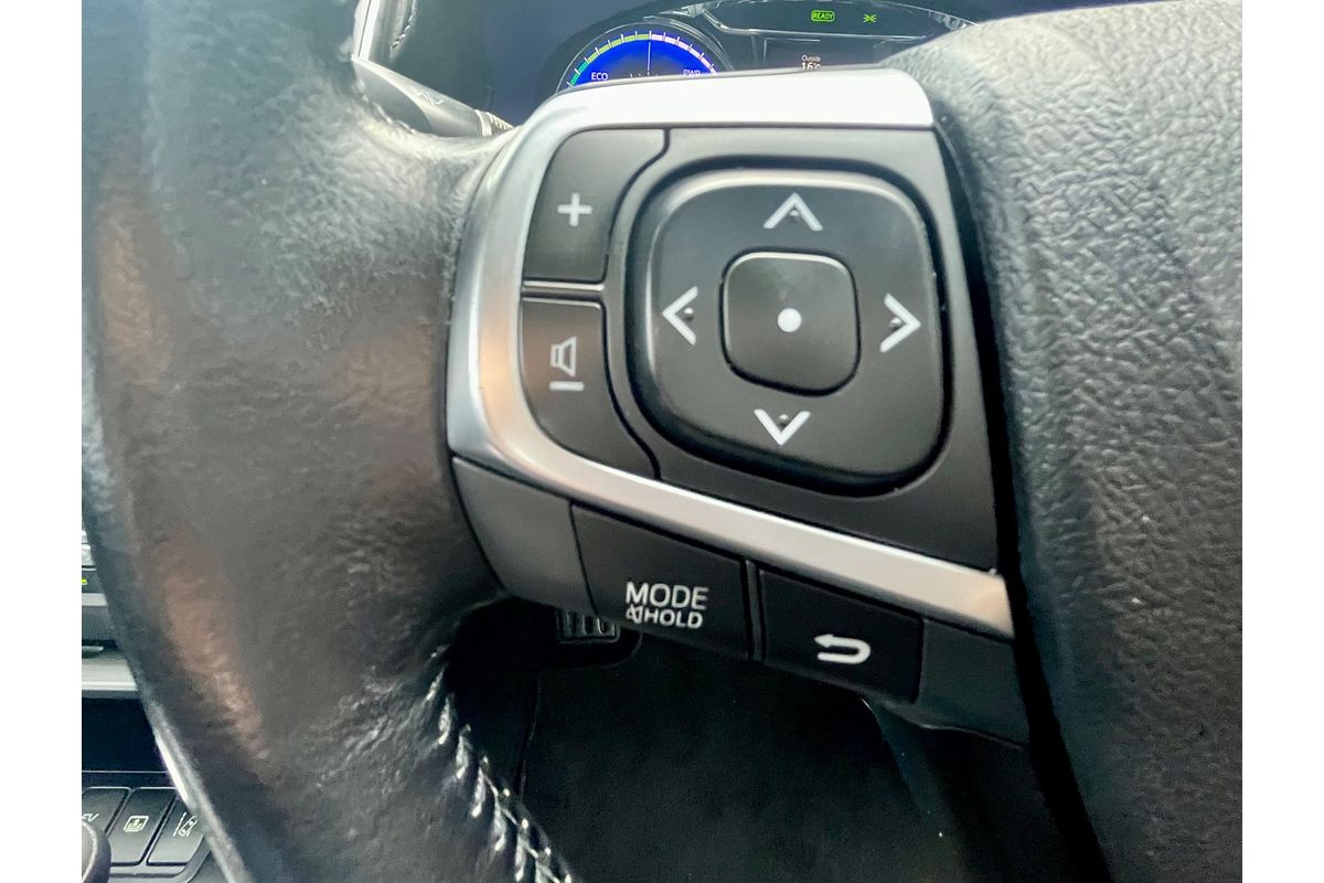 2016 Toyota Camry Atara SL AVV50R