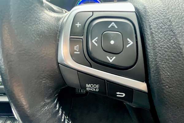 2016 Toyota Camry Atara SL AVV50R