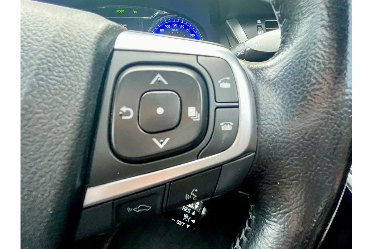 2016 Toyota Camry Atara SL AVV50R
