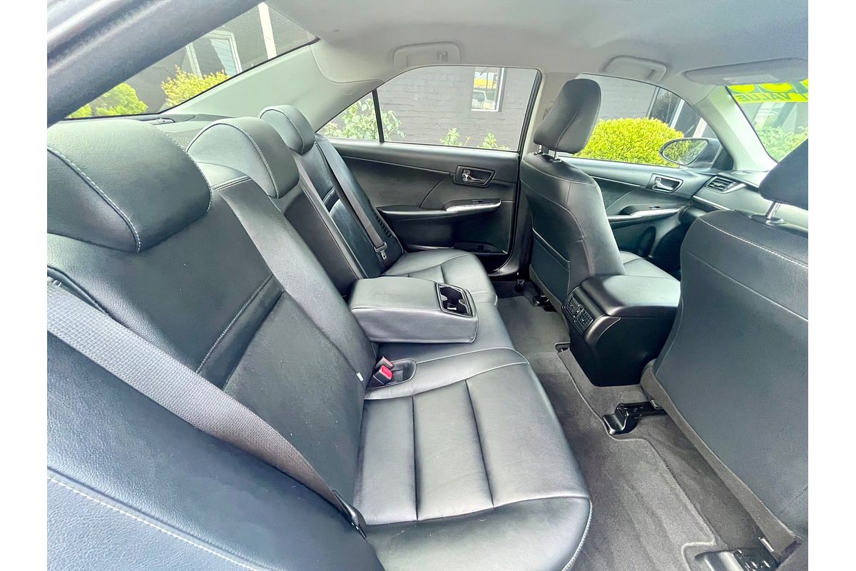 2016 Toyota Camry Atara SL AVV50R