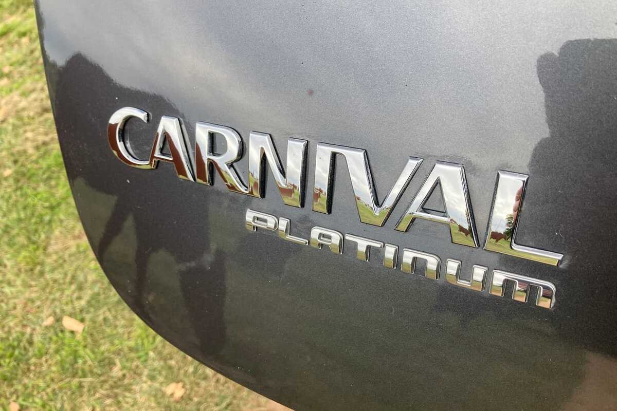 2017 Kia CARNIVAL Platinum YP