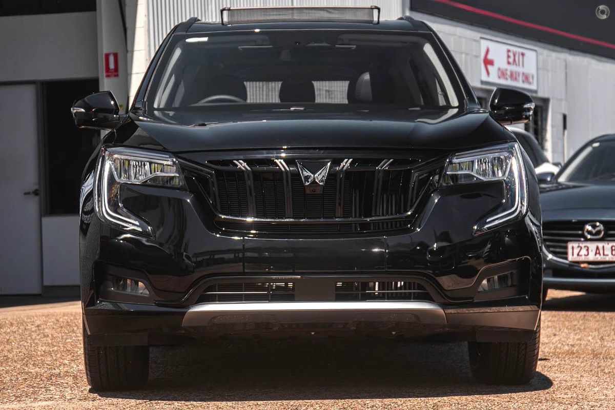 2024 Mahindra XUV700 AX7L Black Edition