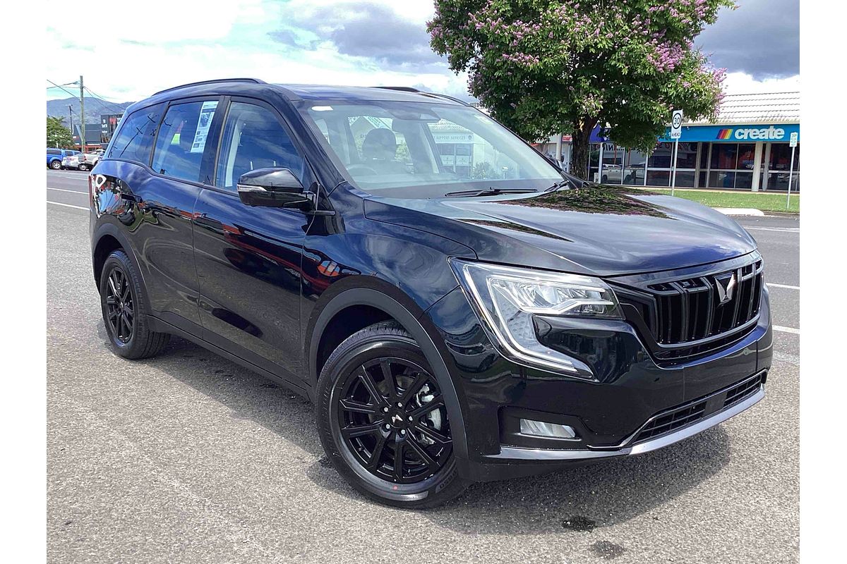 2024 Mahindra XUV700 AX7L