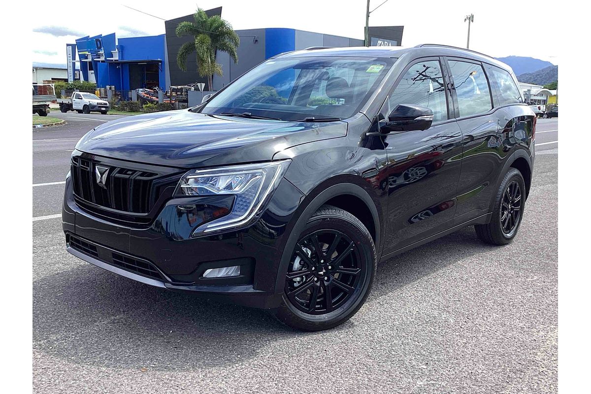 2024 Mahindra XUV700 AX7L