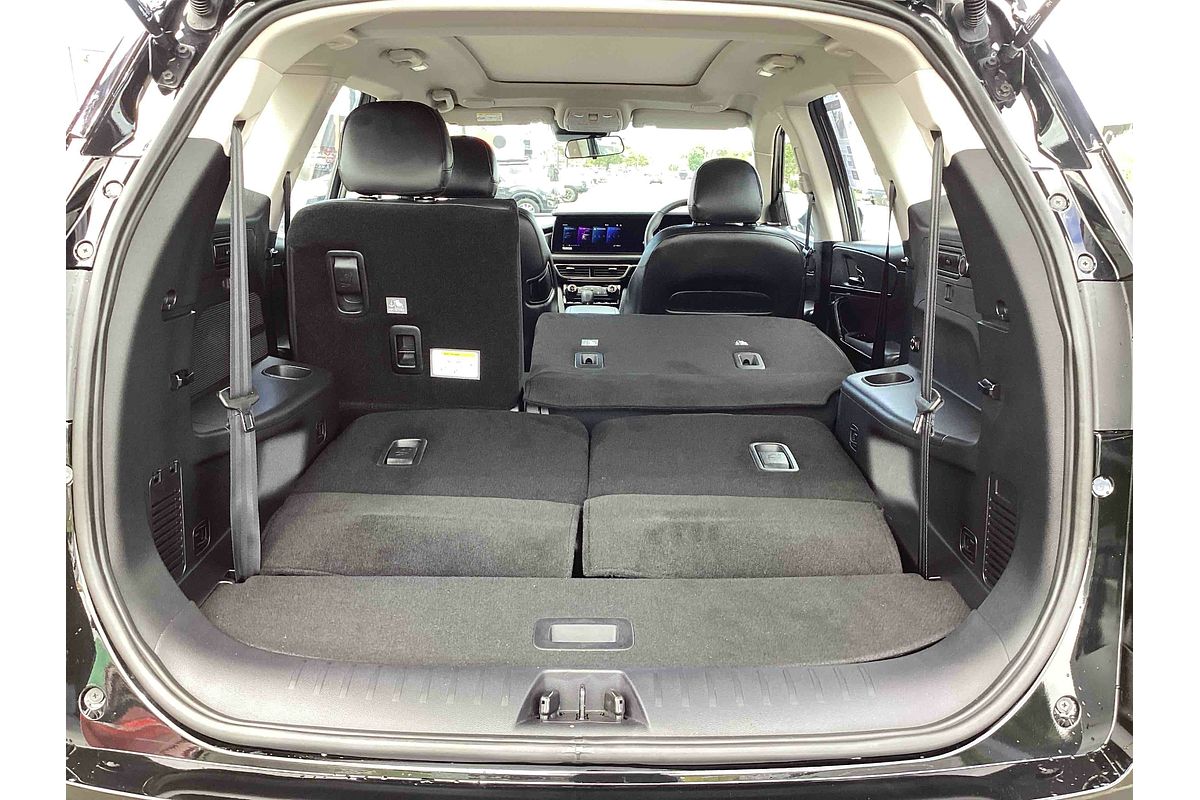 2024 Mahindra XUV700 AX7L