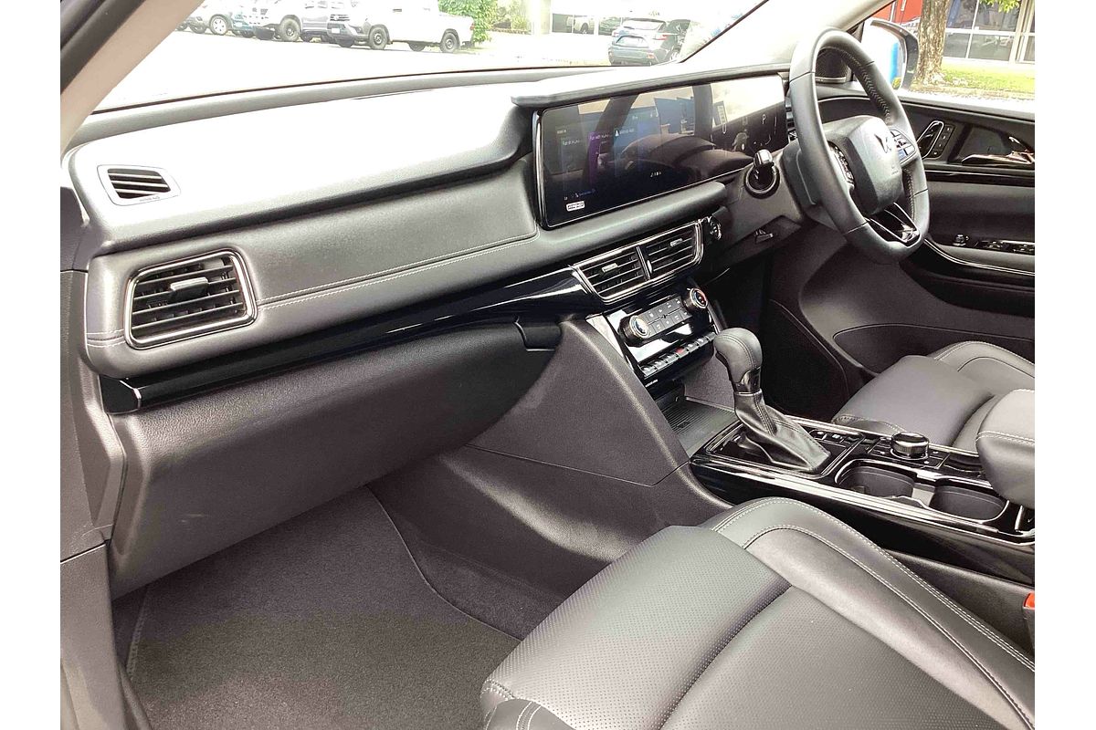 2024 Mahindra XUV700 AX7L