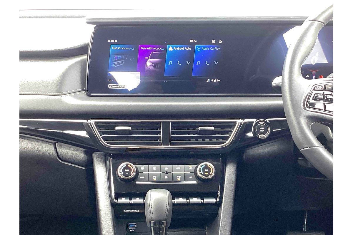2024 Mahindra XUV700 AX7L
