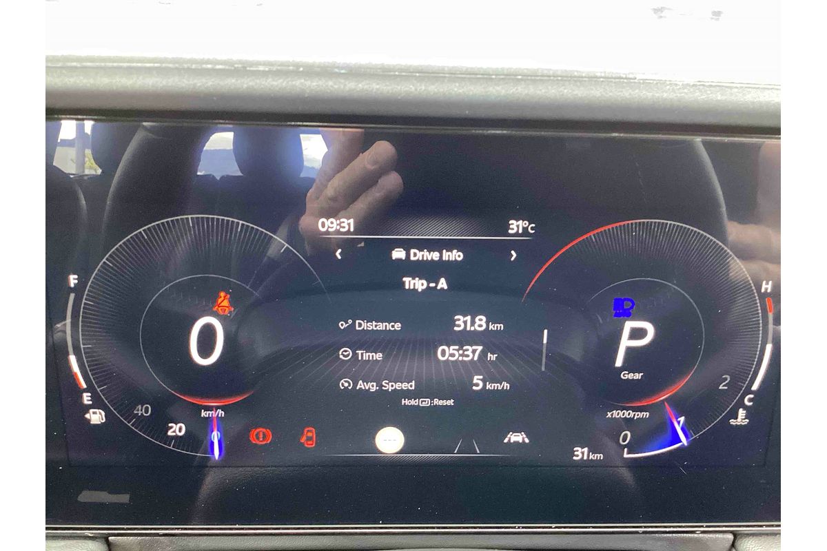 2024 Mahindra XUV700 AX7L