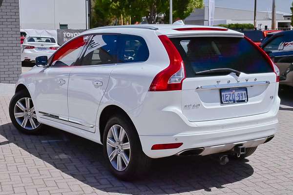 2016 Volvo XC60 T5 Luxury