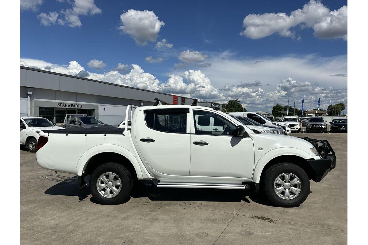 2013 Mitsubishi Triton GLX MN 4X4