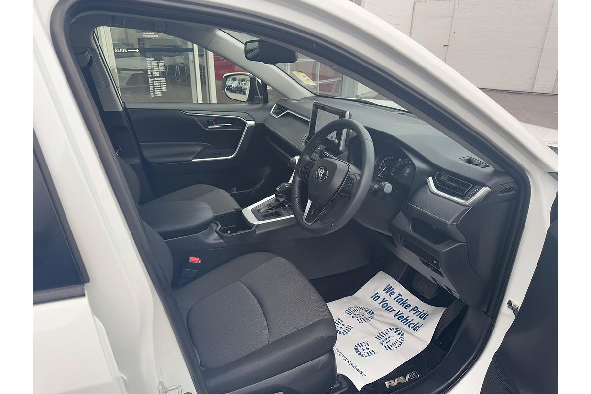 2024 Toyota RAV4 GXL MXAA52R