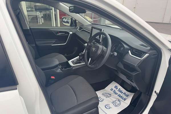 2024 Toyota RAV4 GXL MXAA52R
