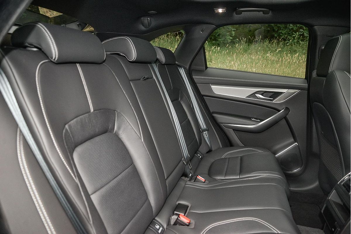 2024 Jaguar F-PACE P250 R-Dynamic SE X761