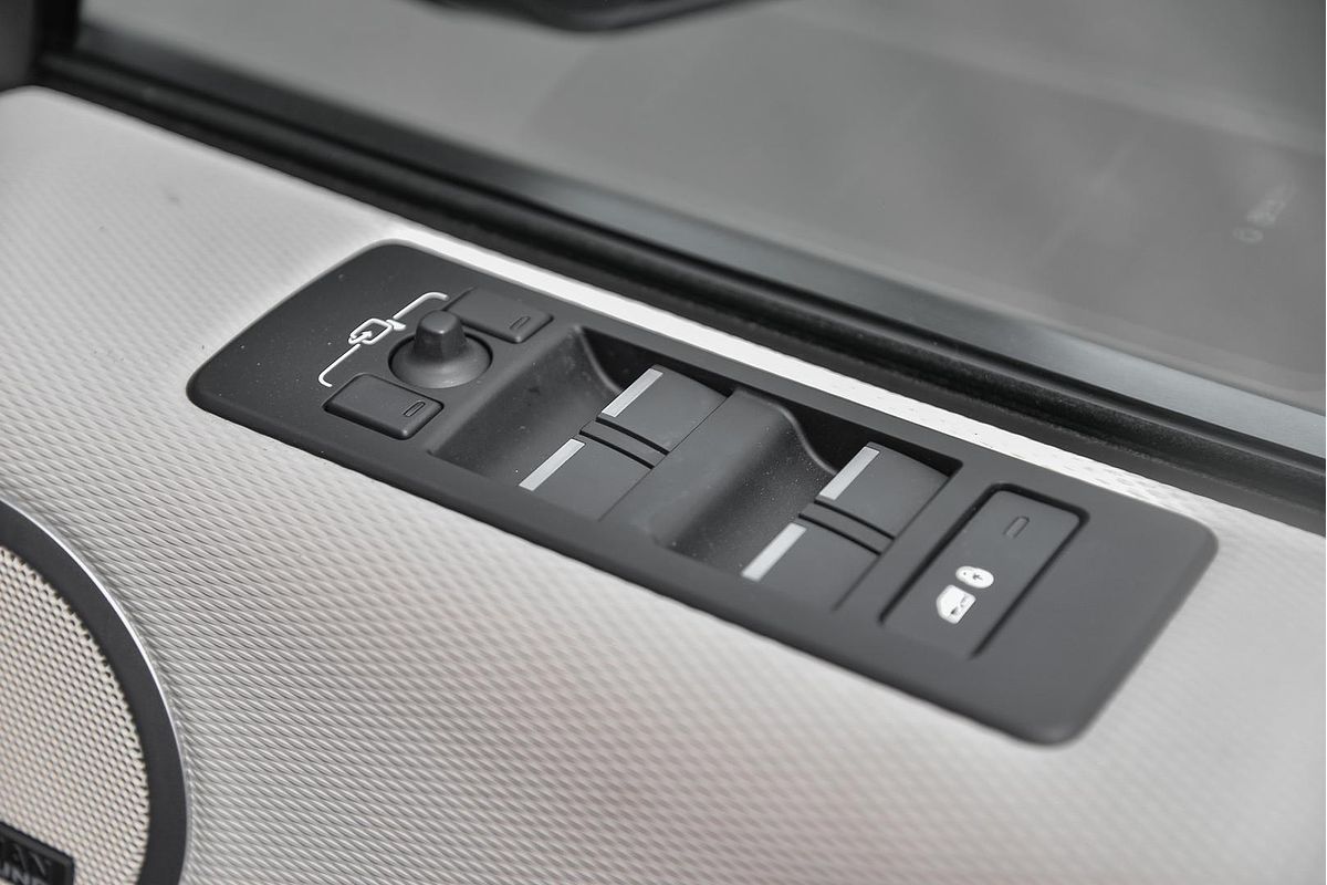 2023 Land Rover Discovery P360 Dynamic HSE Series 5