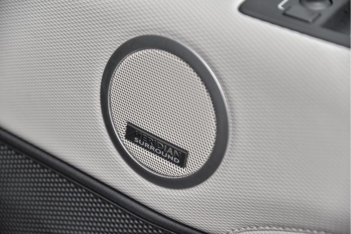 2023 Land Rover Discovery P360 Dynamic HSE Series 5