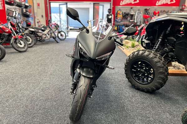 2024 Honda CBR650R E-CLUTCH