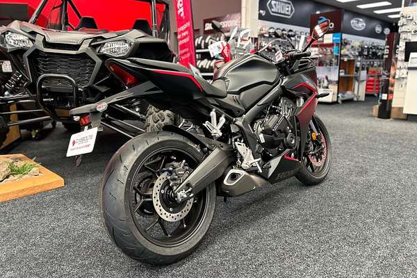 2024 Honda CBR650R E-CLUTCH