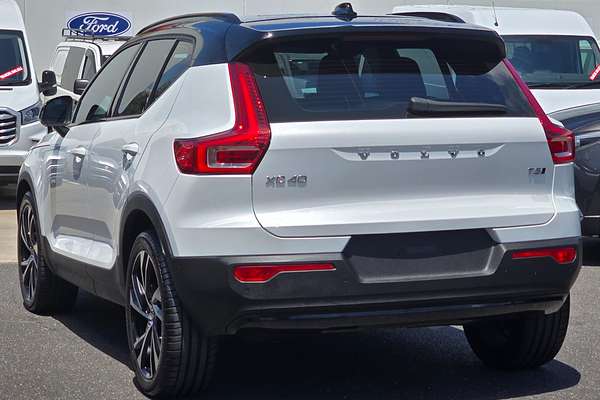 2021 Volvo XC40 T5 R-Design
