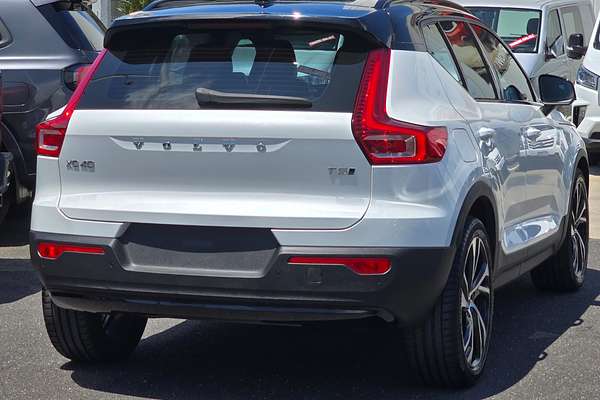 2021 Volvo XC40 T5 R-Design