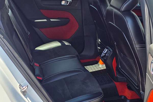 2021 Volvo XC40 T5 R-Design