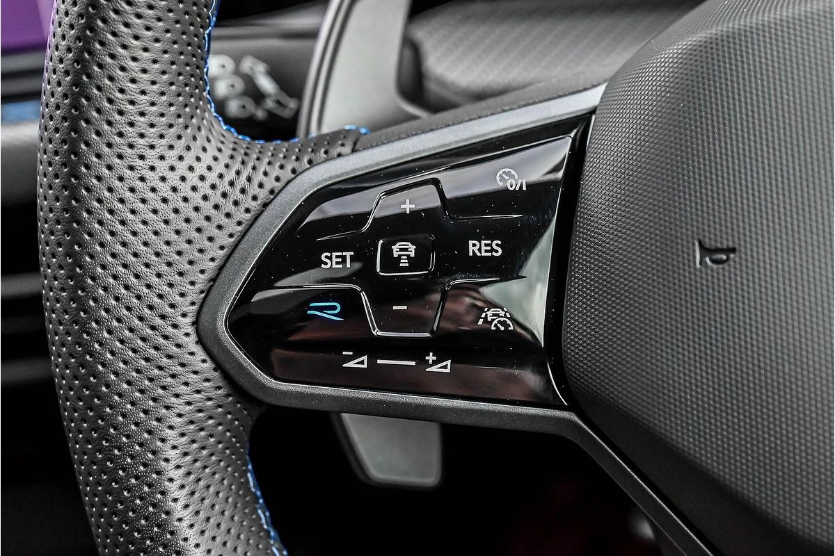 2024 Volkswagen Golf R 8
