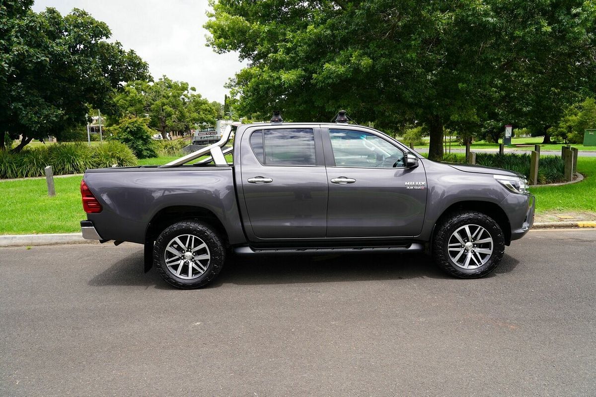 2016 Toyota Hilux SR5 (4x4) GUN126R 4X4