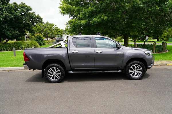 2016 Toyota Hilux SR5 (4x4) GUN126R 4X4