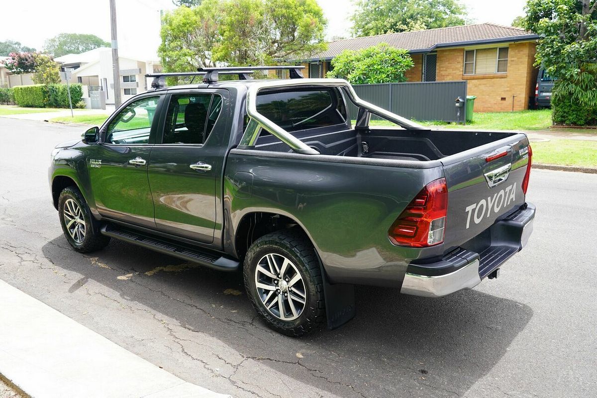 2016 Toyota Hilux SR5 (4x4) GUN126R 4X4