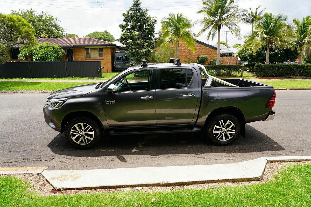 2016 Toyota Hilux SR5 (4x4) GUN126R 4X4