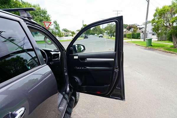 2016 Toyota Hilux SR5 (4x4) GUN126R 4X4