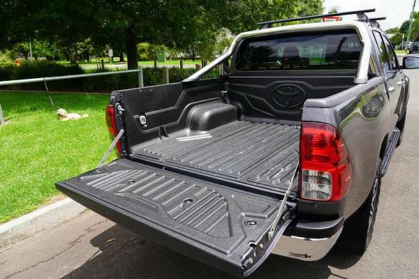 2016 Toyota Hilux SR5 (4x4) GUN126R 4X4