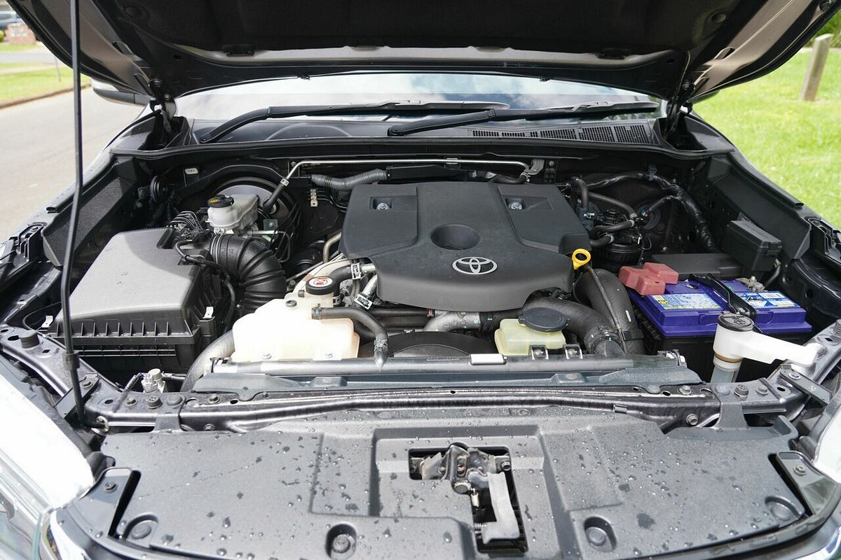 2016 Toyota Hilux SR5 (4x4) GUN126R 4X4