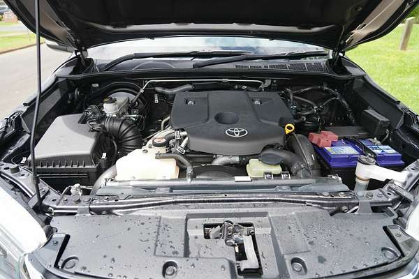 2016 Toyota Hilux SR5 (4x4) GUN126R 4X4