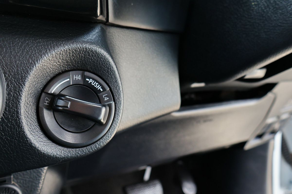 2017 Toyota Hilux SR GUN126R 4X4