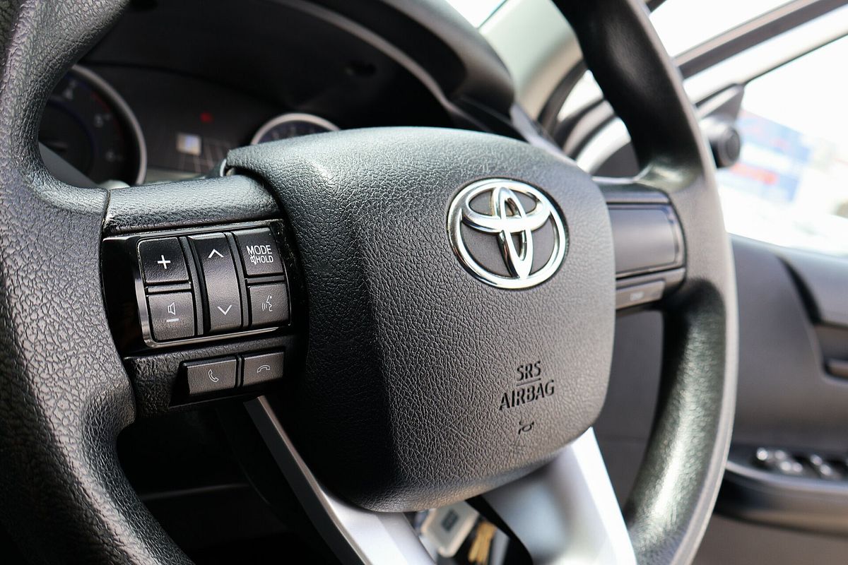 2017 Toyota Hilux SR GUN126R 4X4