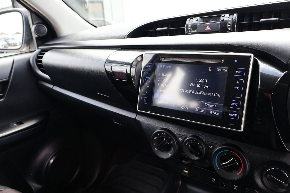 2017 Toyota Hilux SR GUN126R 4X4