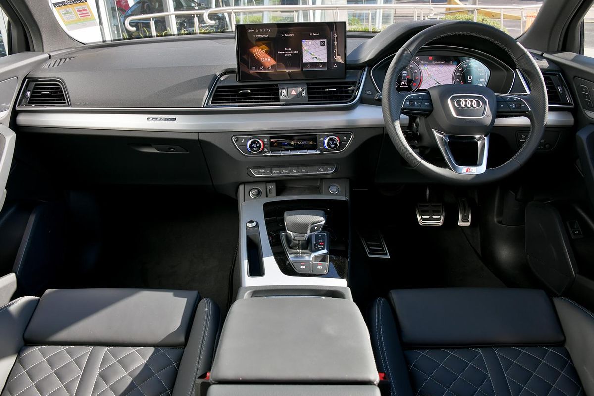 2024 Audi Q5 45 TFSI S Line FY