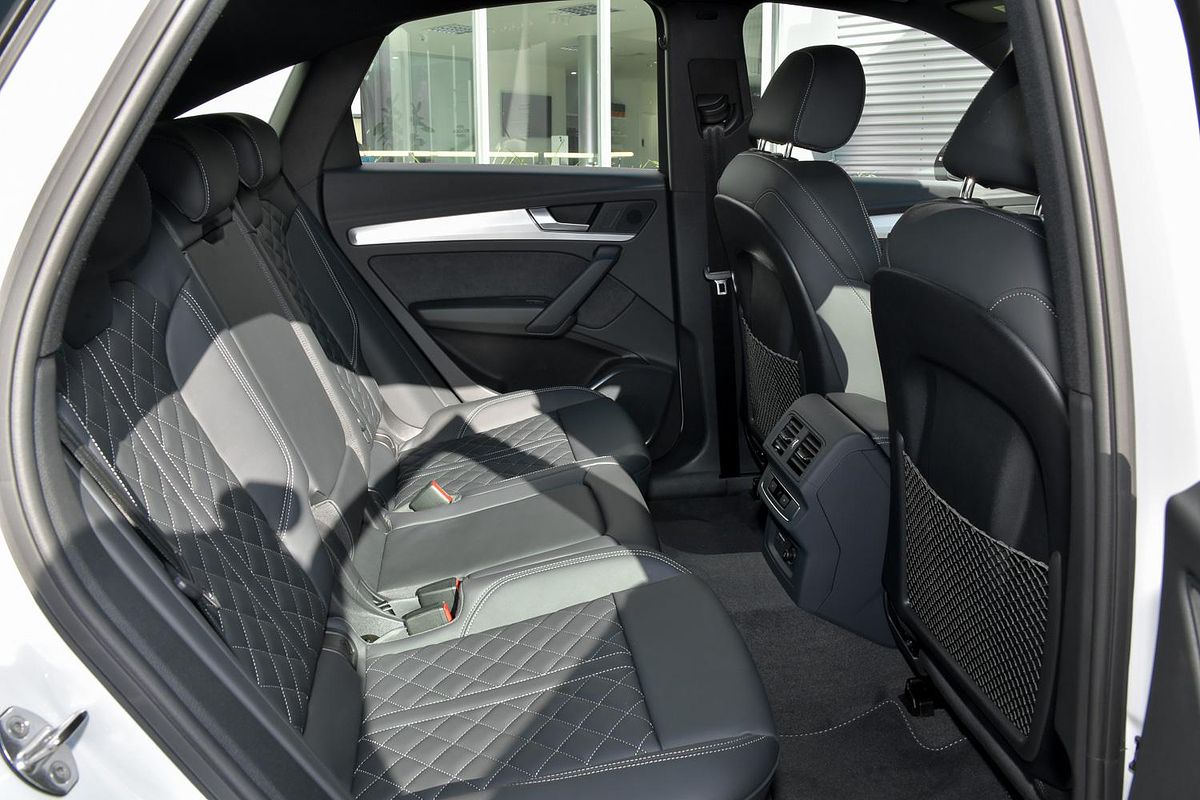 2024 Audi Q5 45 TFSI S Line FY