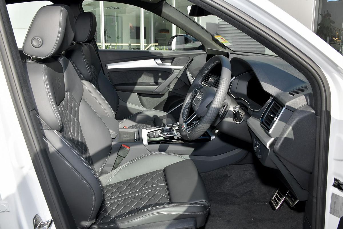 2024 Audi Q5 45 TFSI S Line FY