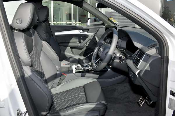 2024 Audi Q5 45 TFSI S Line FY
