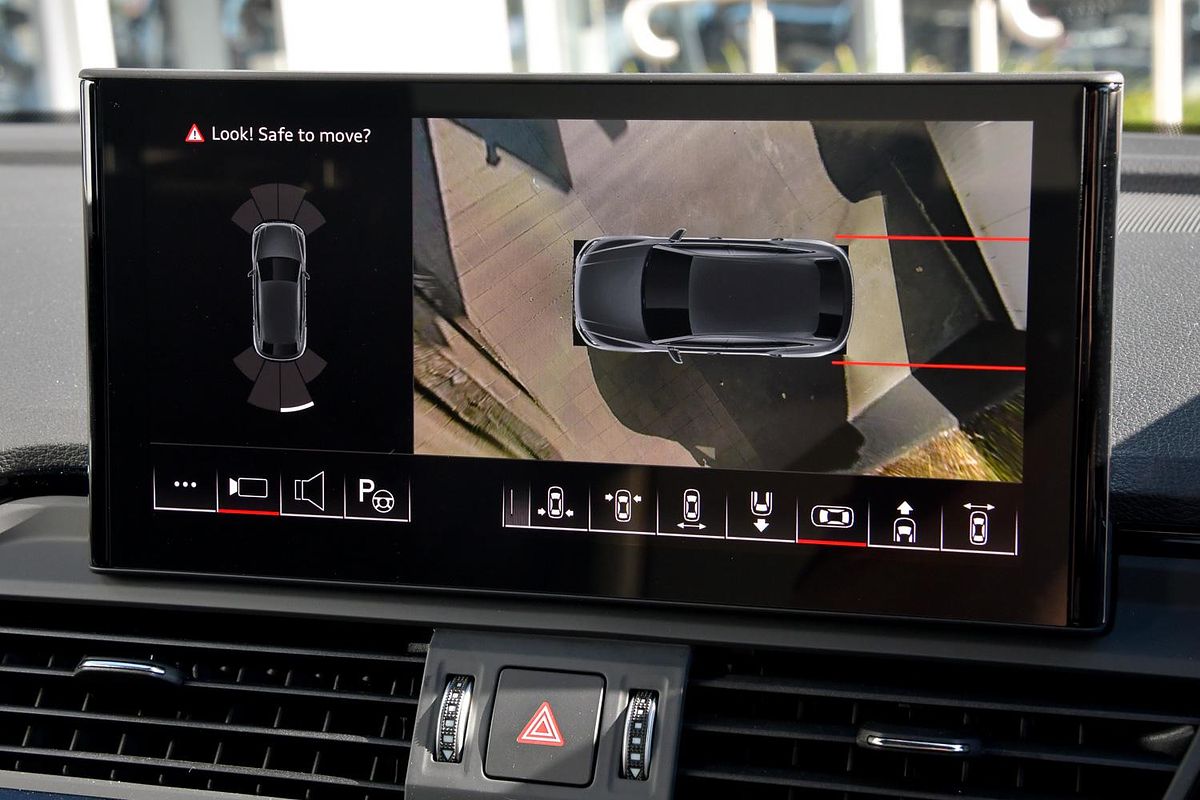 2024 Audi Q5 45 TFSI S Line FY
