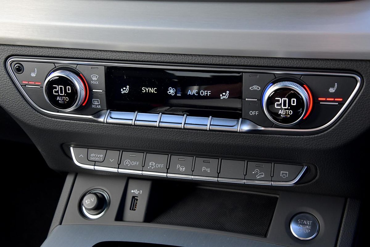 2024 Audi Q5 45 TFSI S Line FY