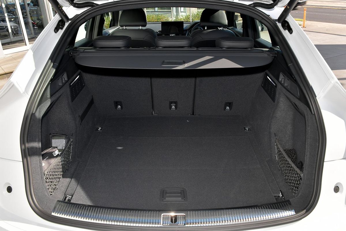2024 Audi Q5 45 TFSI S Line FY