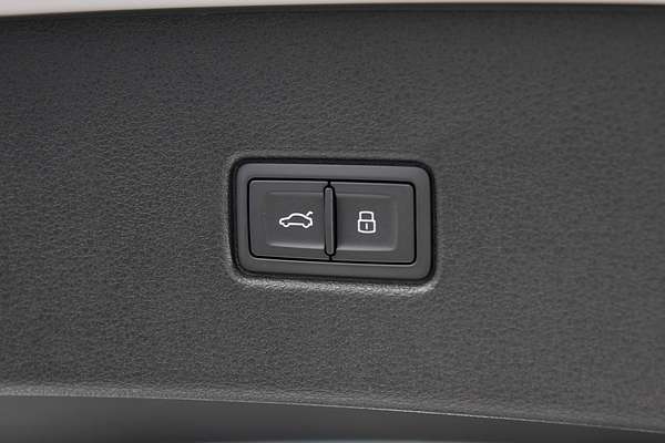 2024 Audi Q5 45 TFSI S Line FY