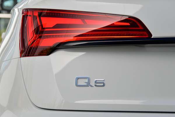 2024 Audi Q5 45 TFSI S Line FY