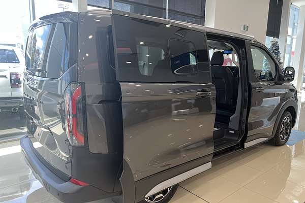 2024 Ford Tourneo Active AV
