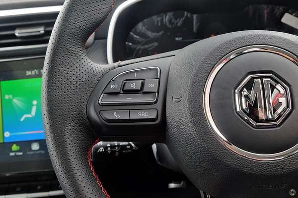 2024 MG ZST Essence 2WD