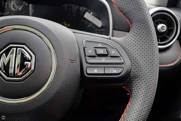 2024 MG ZST Essence 2WD